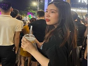 Nhung Lyna cảm thấy như bị bắn tinh vào lồn sướng